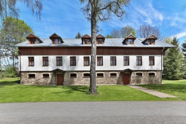 Chata Rebel pohled zvenčí Chata Rebel pohled zvenčí